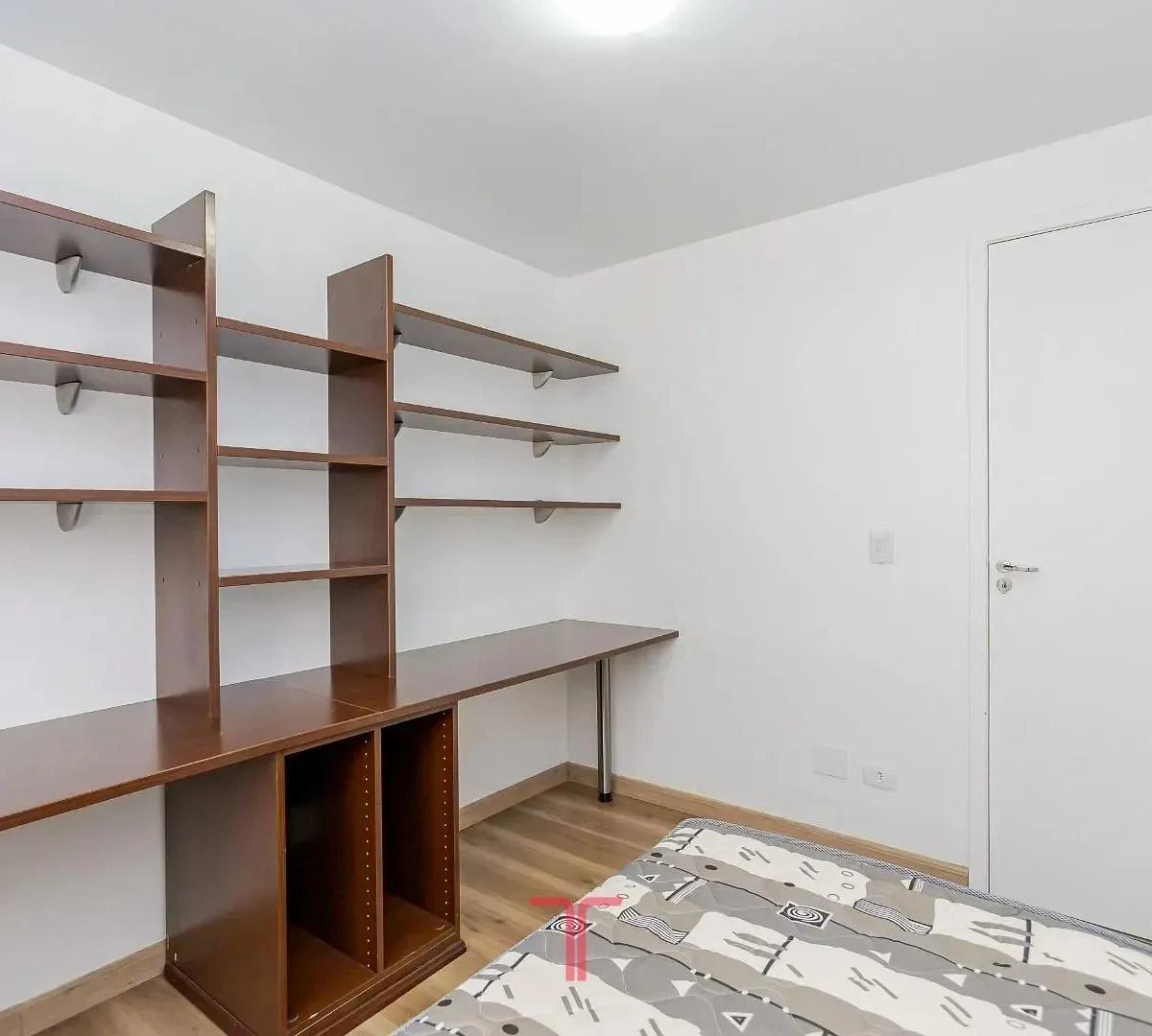 Furnished apartment, 47 m², with a walk-in closet — photo 24