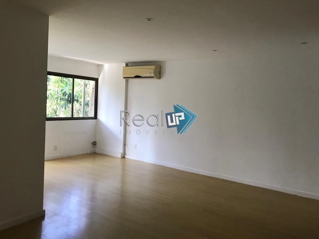 Квартира з 3 спальнями та дерев'яною підлогою або ламінатом — photo 20