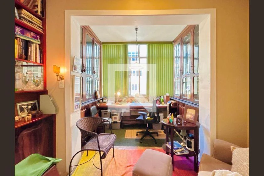 Furnished apartment with 3 bedrooms and 200 m² — photo 15