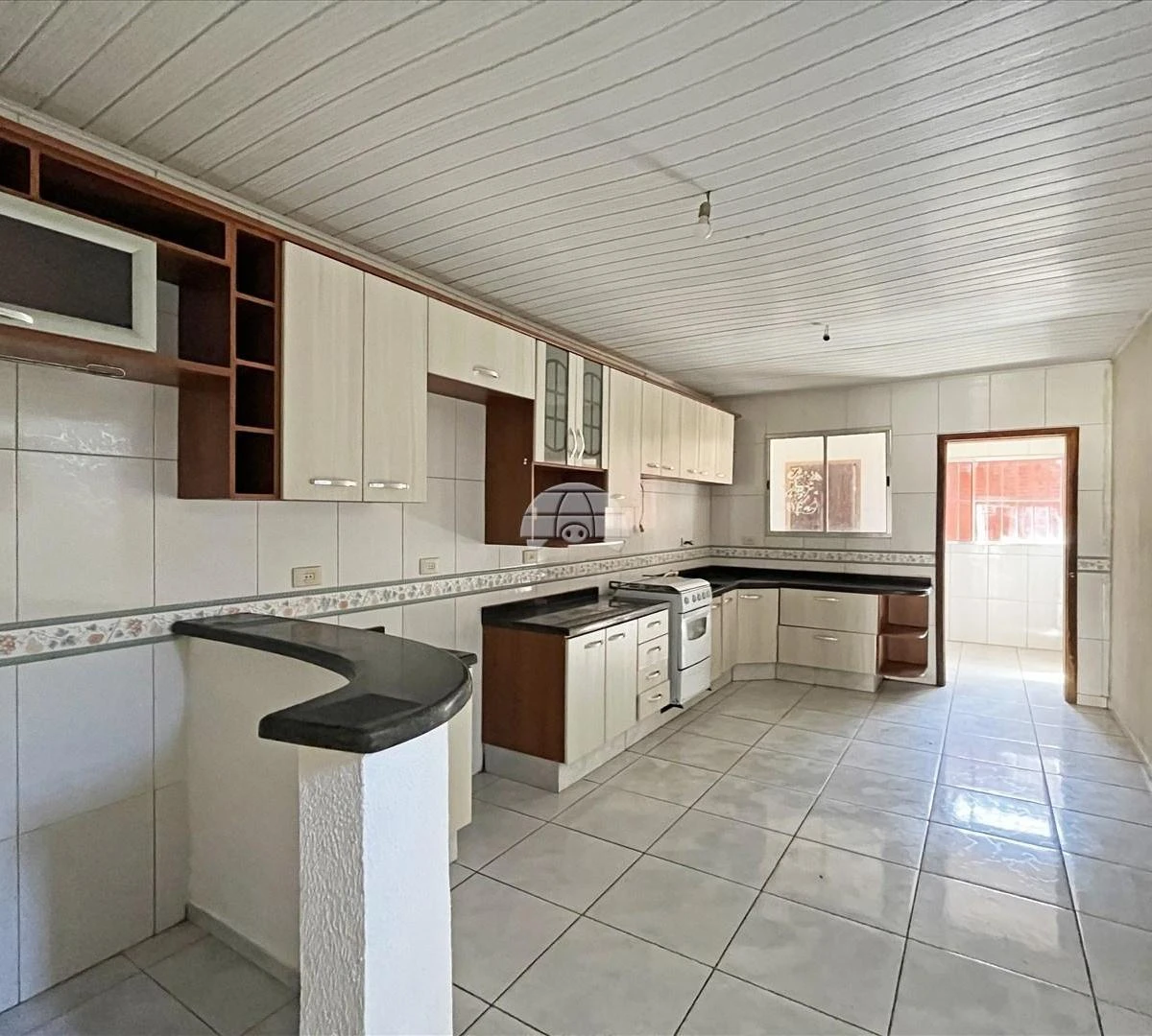Casa de 144 m² com 3 dormitórios e 2 vagas