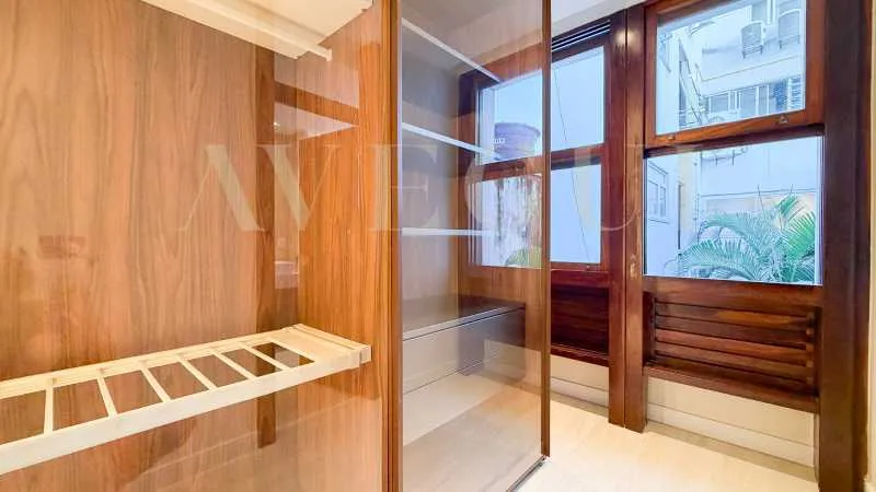 Floor-to-ceiling windows in a 3-bedroom apartment, 170 m² — photo 11