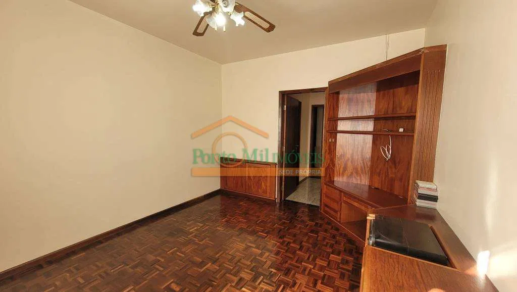 House with 3 bedrooms, 330 m² and 2 parking spaces — photo 25
