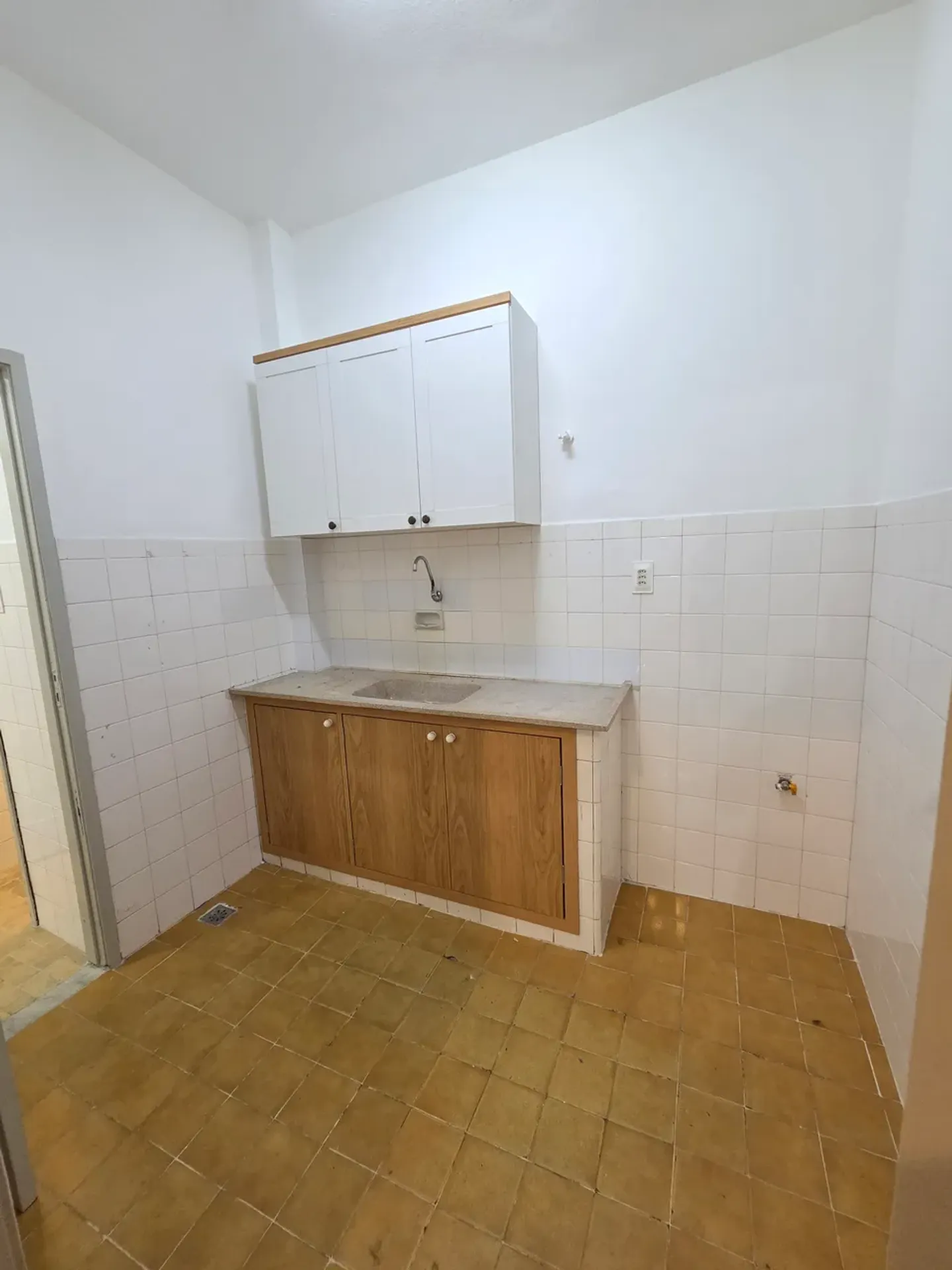 Apartamento, 37 m², com piso de madeira ou laminado
