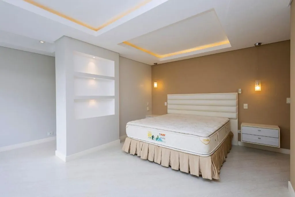 Furnished house 649 m² with 4 en-suite bedrooms