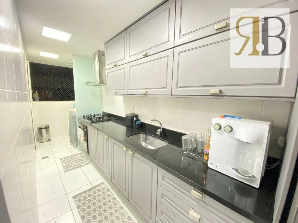 Рабочее место и 4 спальни: квартира 252 м² — photo 26