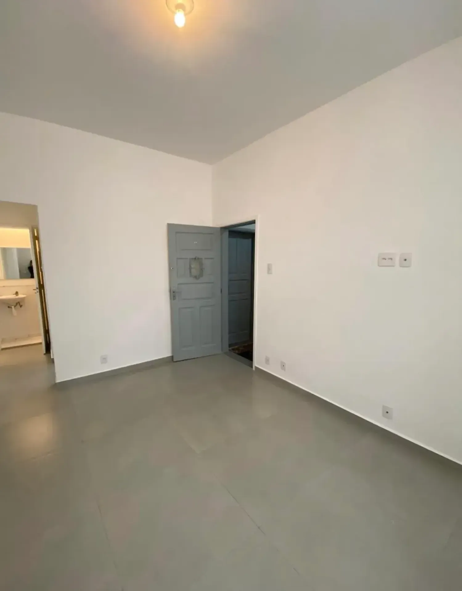 Apartment with 3 bedrooms and balcony grill — photo 22