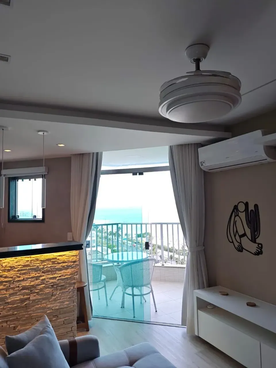 Furnished 1-bedroom apartment with 2 bathrooms — photo 2