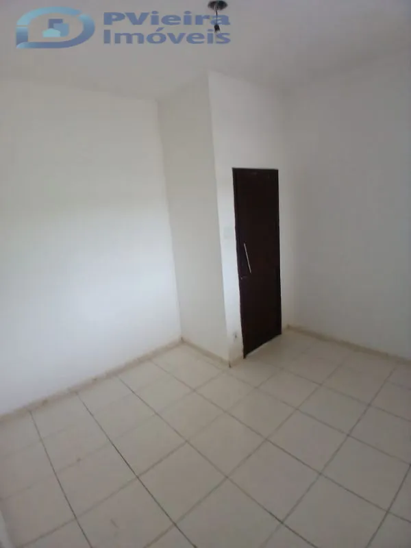 2-bedroom apartment with a mountain view — photo 18