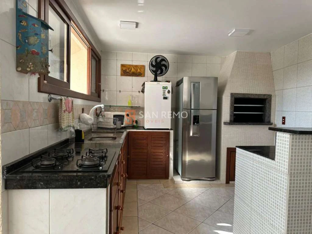 Casa com 3 quartos e 3 banheiros, 264 m²