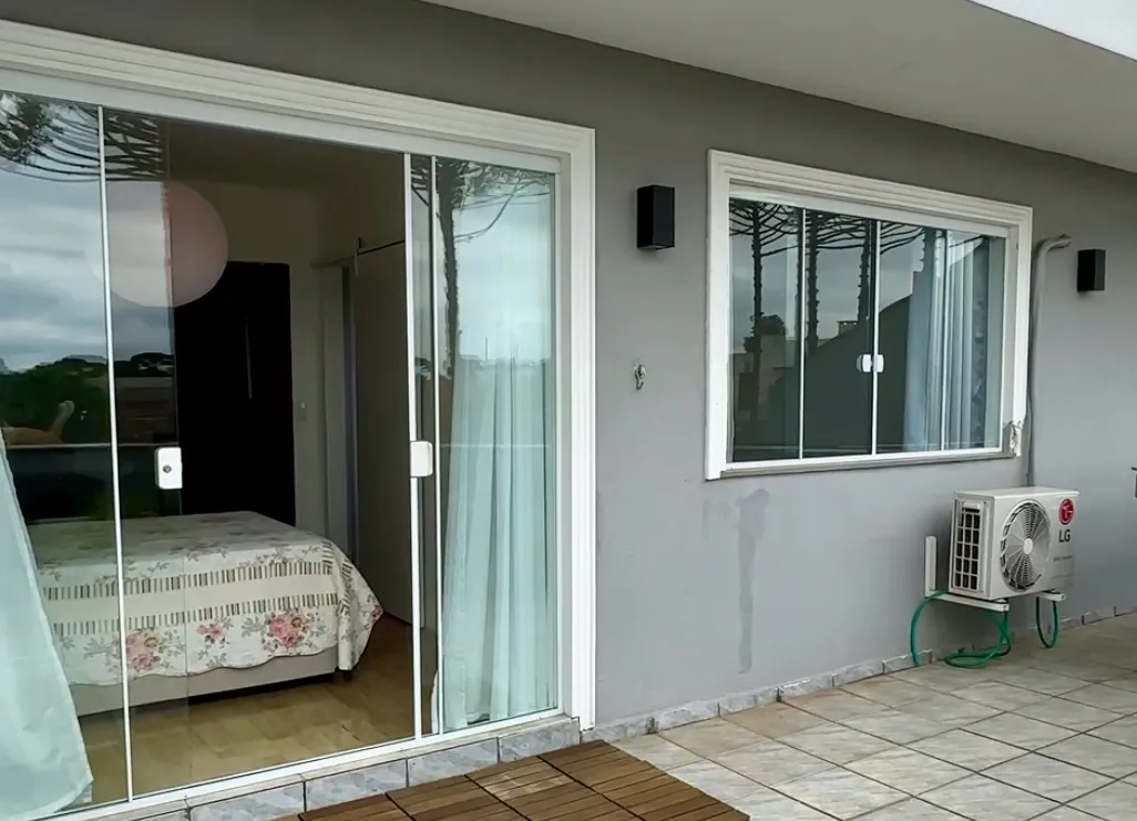 Furnished home with open-plan kitchen and 3 bedrooms — photo 22