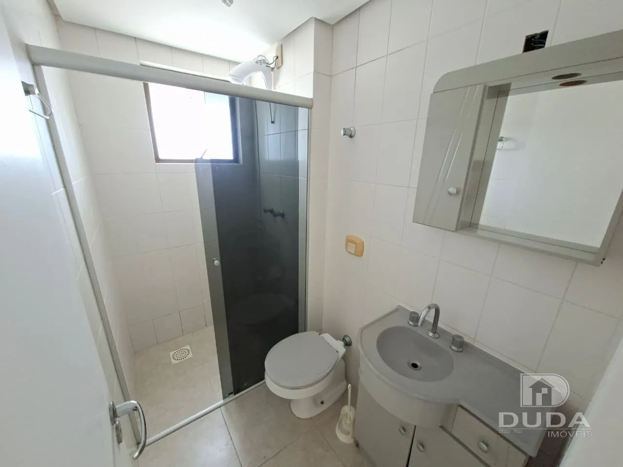 2-bedroom apartment with a mountain view in Florianópolis