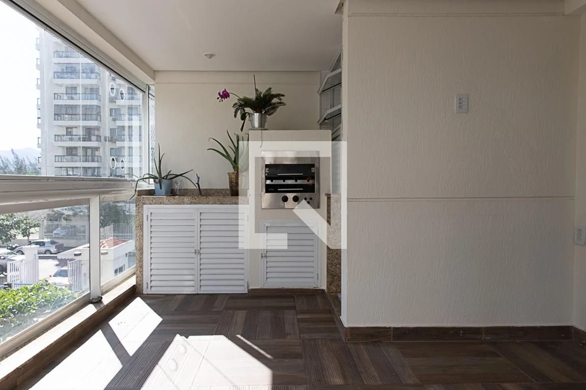 Apartment with 3 bedrooms, balcony and private BBQ — photo 26