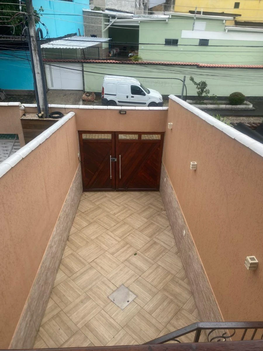 House with 1 en-suite bedroom and 1 total bathroom — photo 13
