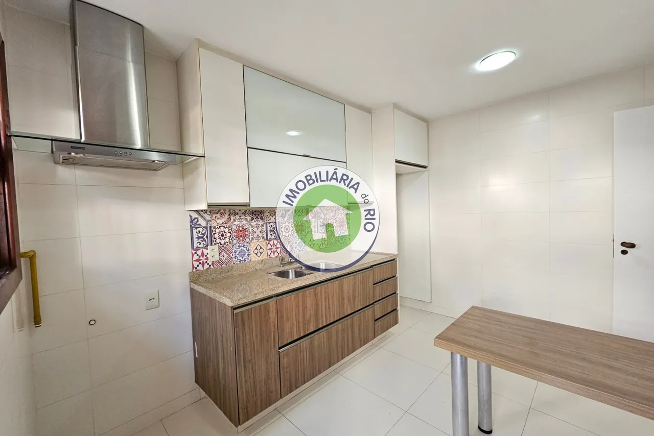 House with 4 bedrooms and 5 bathrooms plus balcony — photo 14