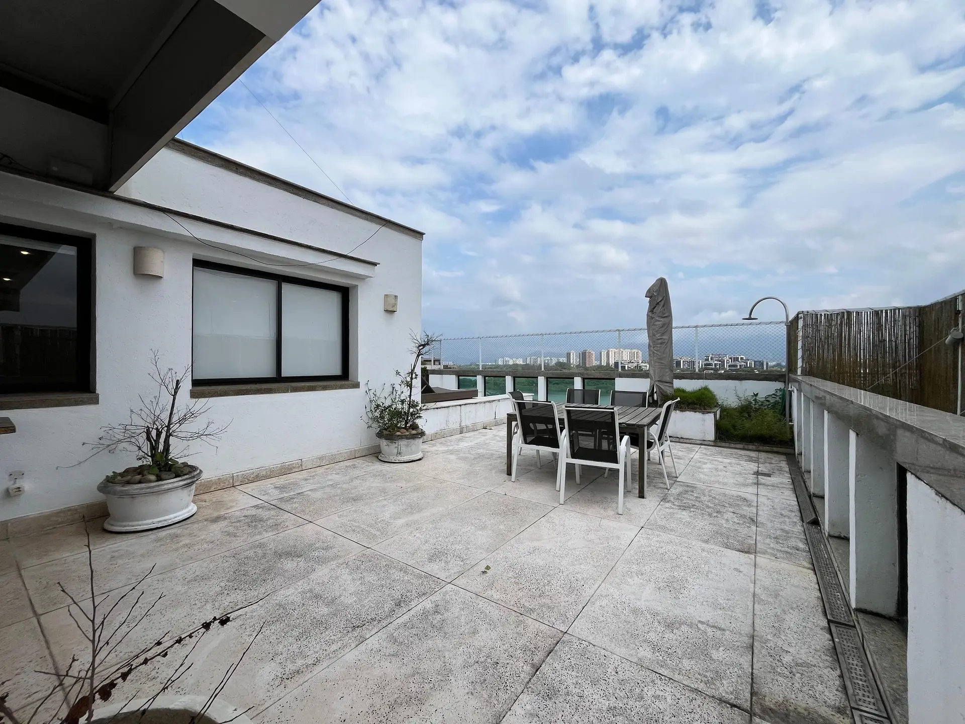 4-bedroom apartment with a water view — photo 37