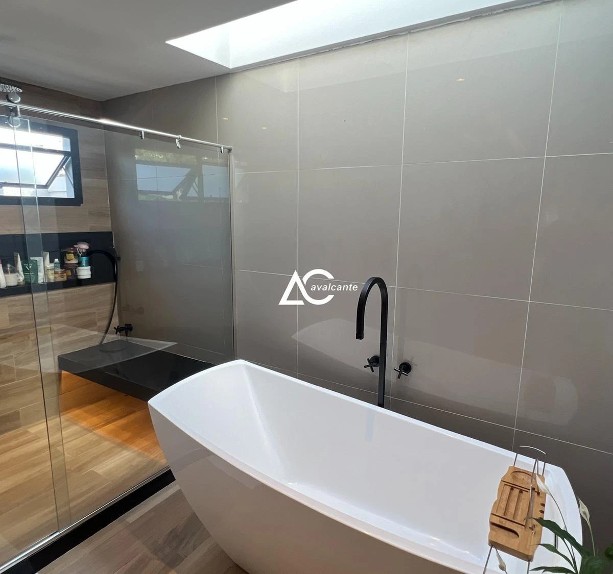 Furnished 4 en-suite home with 400 m² — photo 16