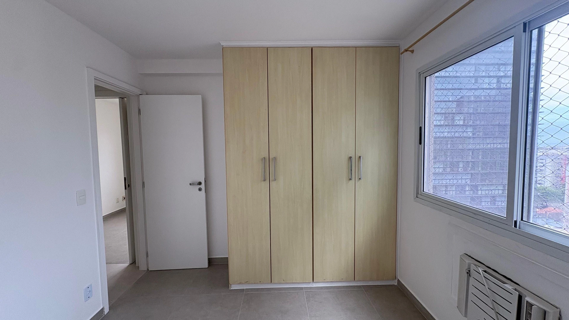 Floor-to-ceiling windows in a 3-bedroom apartment, 105 m² — photo 4