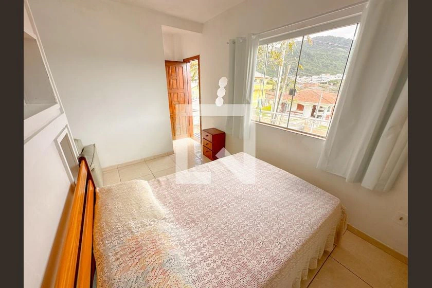 Furnished apartment, 40 m², with floor-to-ceiling windows — photo 11