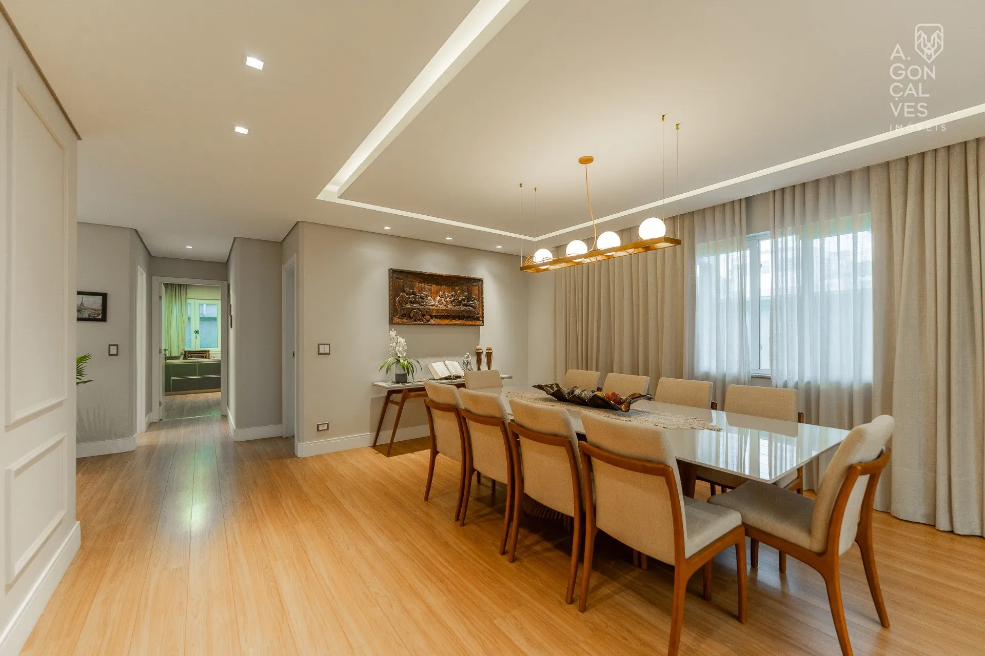 House with 3 bedrooms and an open-plan kitchen — photo 8