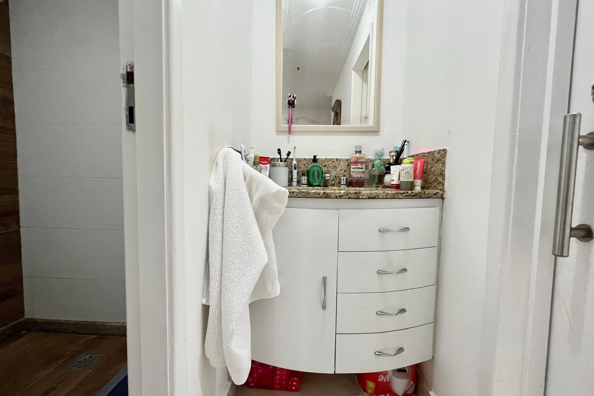 Furnished 1-bedroom apartment with pet-friendly policy — photo 31
