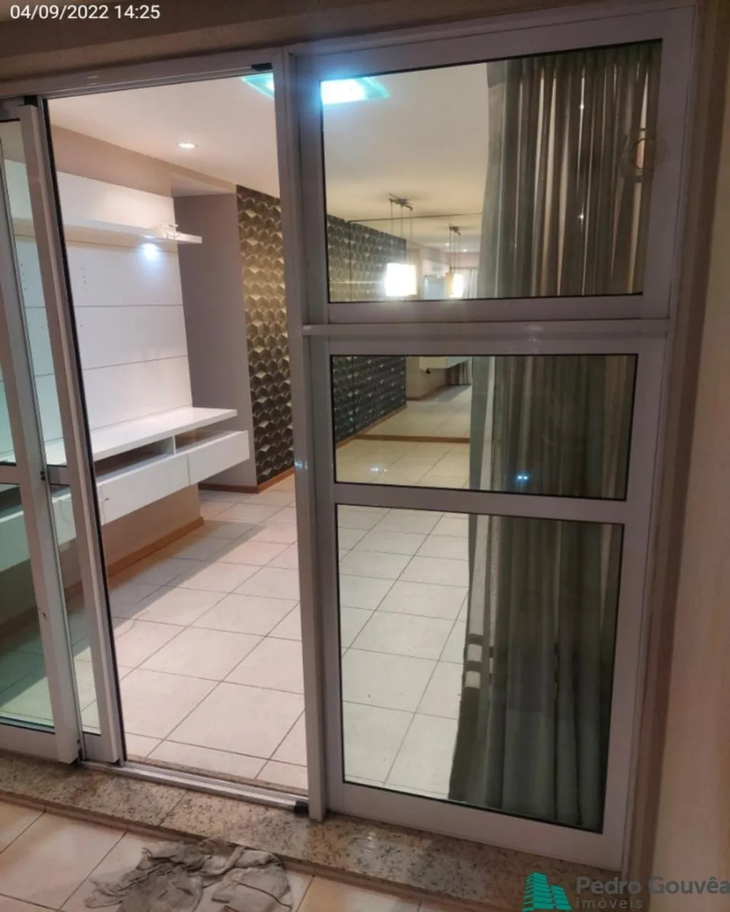 Apartamento residencial com cozinha fechada e coifa — photo 16