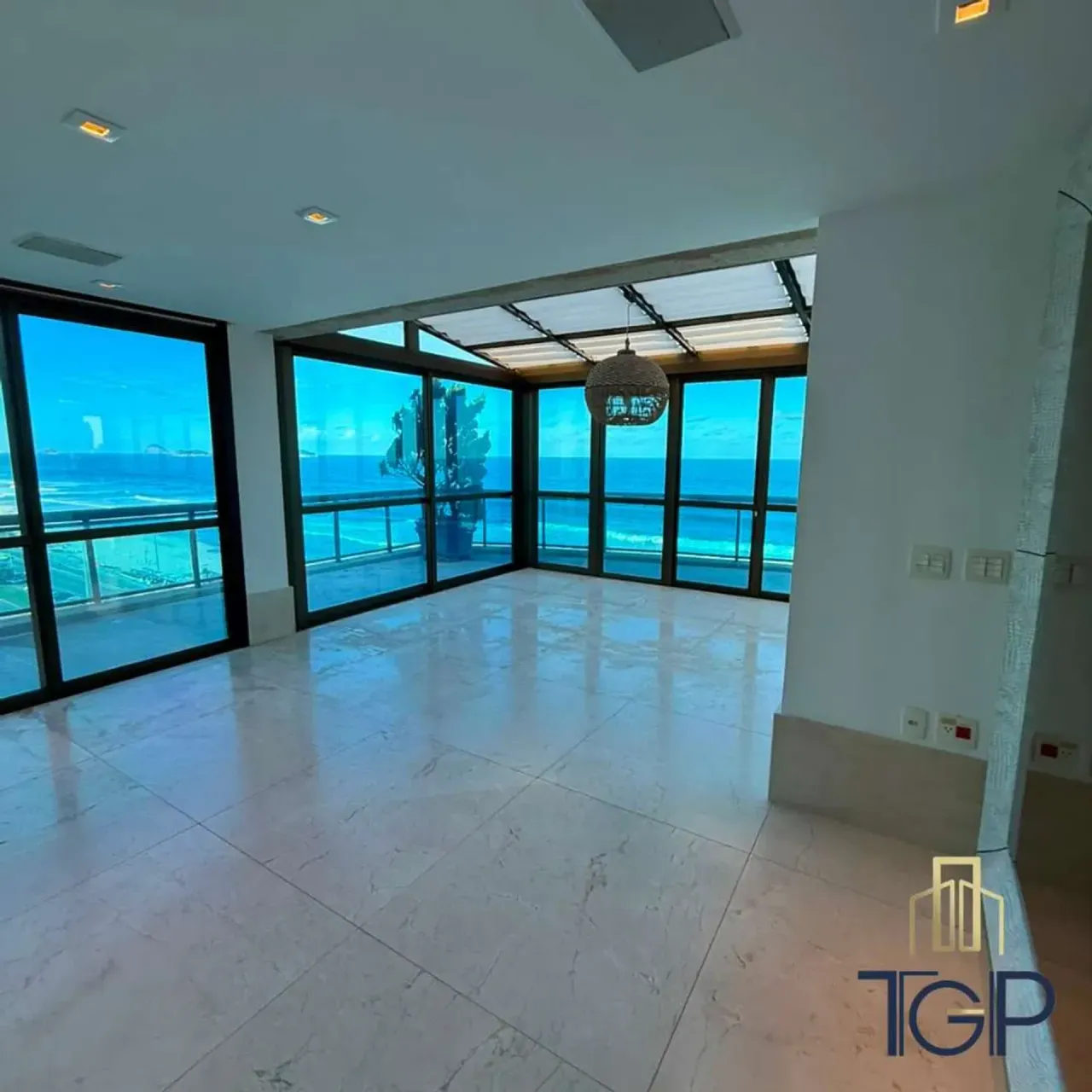 779 m² apartment with water view and 5 parking — photo 13