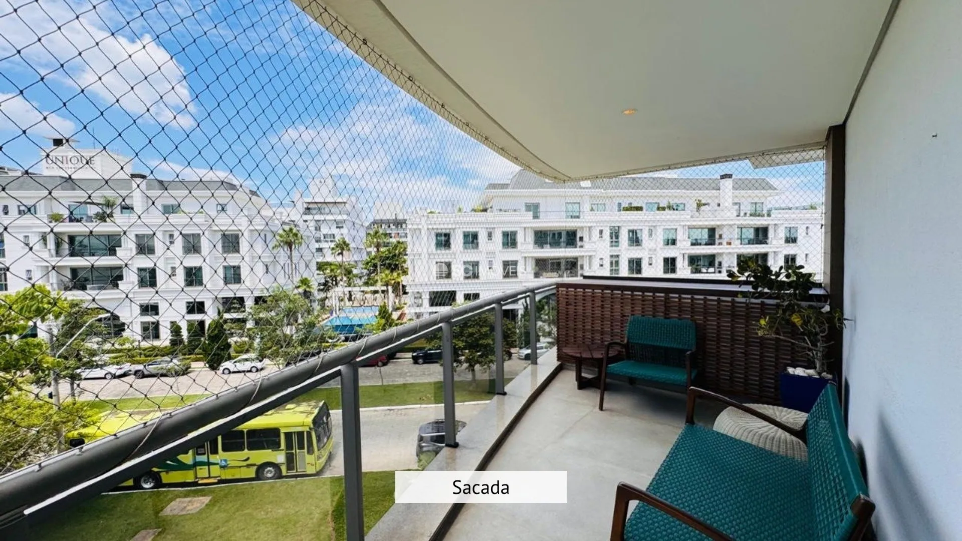 Furnished 2-bedroom apartment with balcony and 111 m² — photo 29