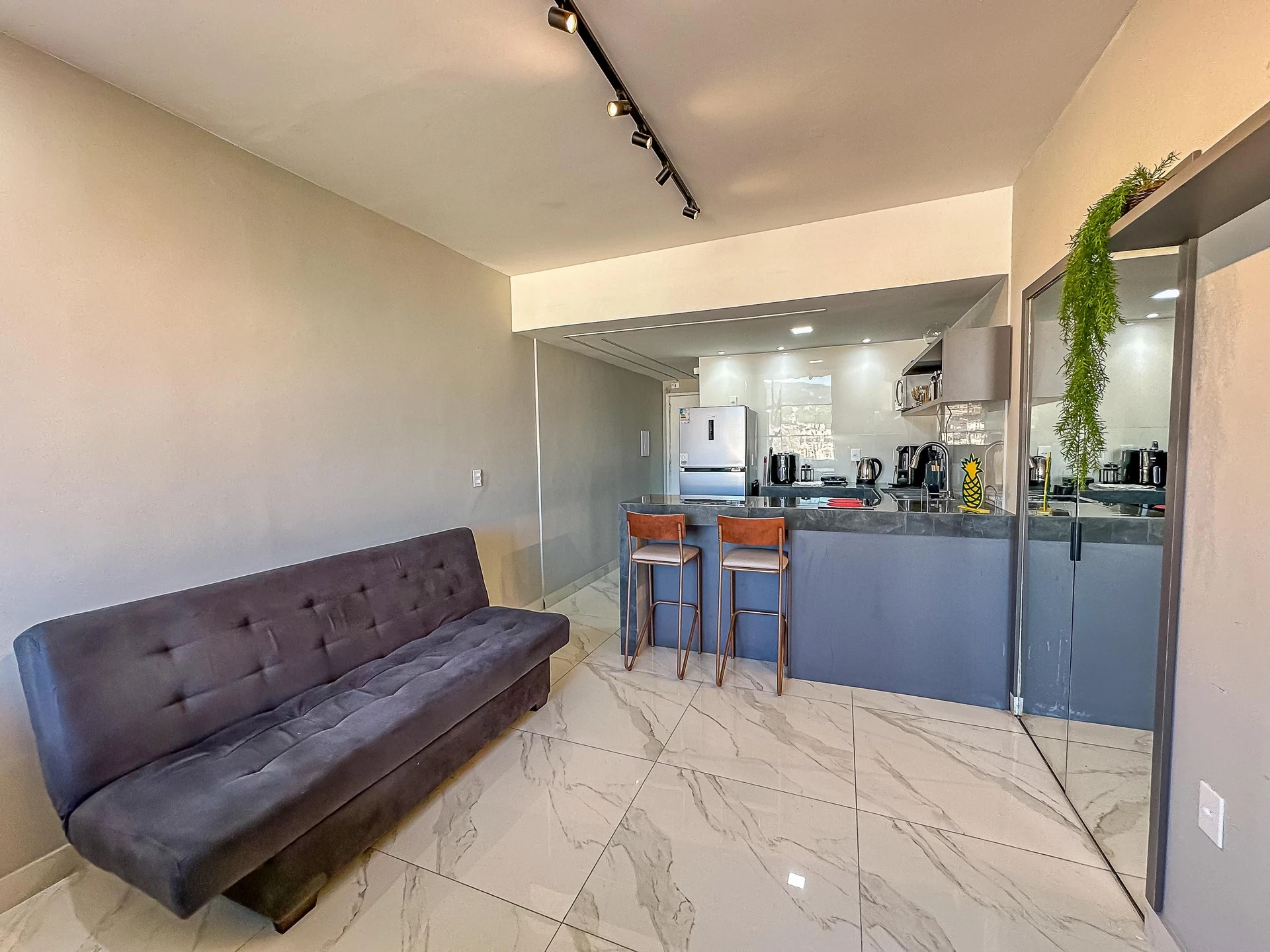 Furnished studio with 1 bedroom and 1 bathroom — photo 2
