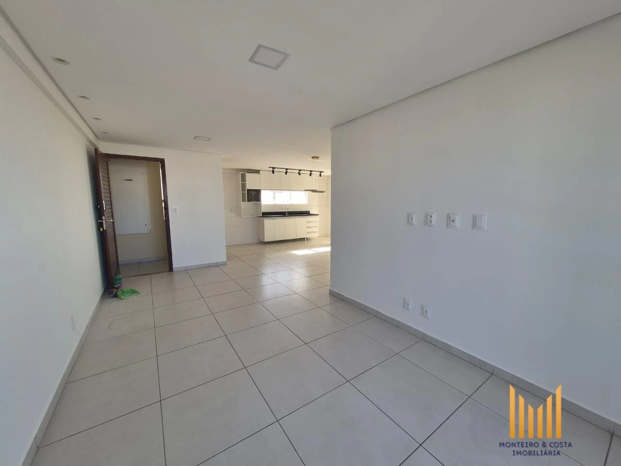 Furnished apartment, 102 m², with a washing machine — photo 9