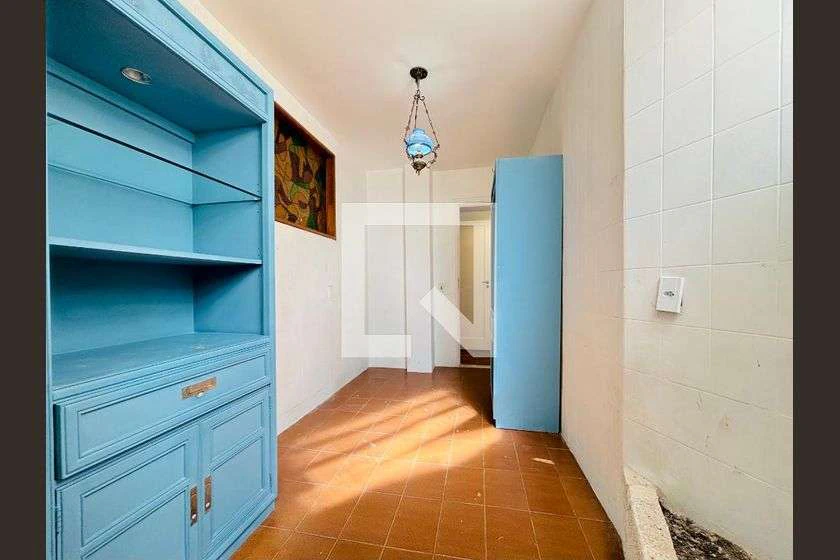 142 m² rental apartment with 3 bedrooms and separate kitchen — photo 30