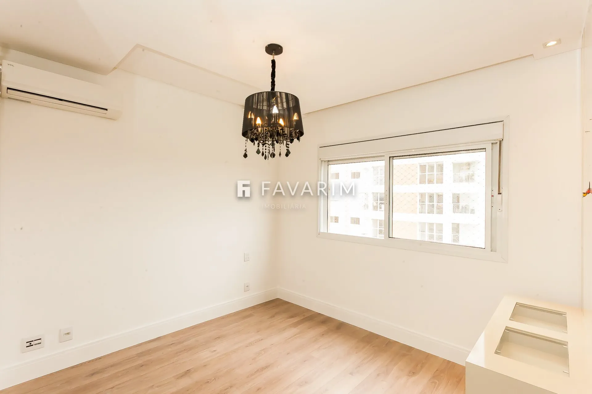 3-bedroom apartment with 2 parking spaces 195 m² — photo 22