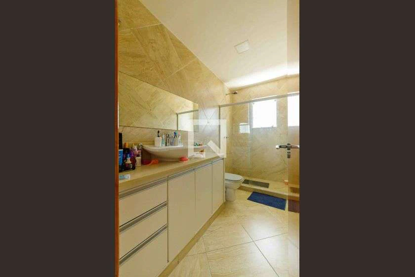 300 m² house with 5 en-suite bedrooms and private garden — photo 23