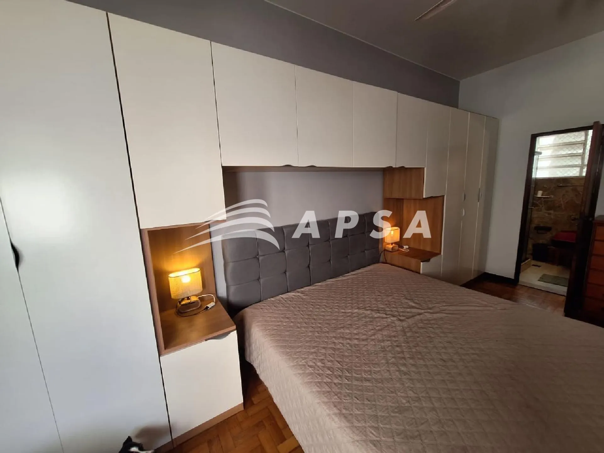 Furnished 210 m² apartment with 3 bedrooms and suite — photo 16