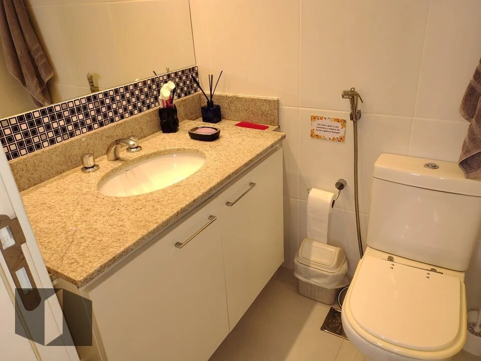 Furnished 84 m² apartment with 3 bedrooms and a suite — photo 2
