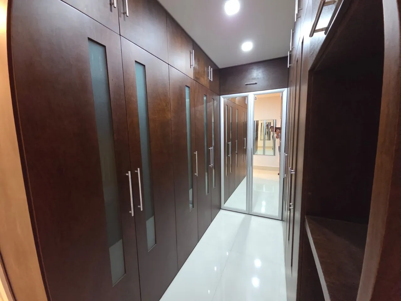 Furnished apartment, 316 m², with a walk-in closet — photo 17