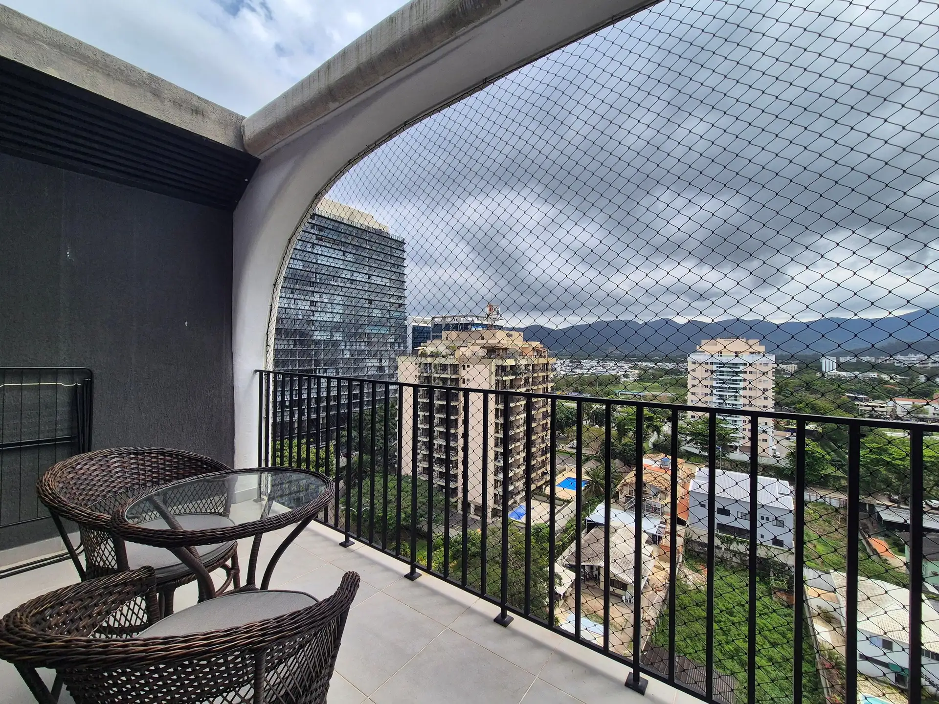 Furnished 2-bedroom apartment with enclosed balcony — photo 5