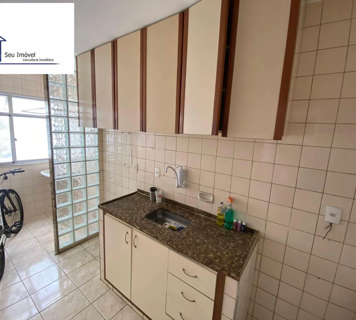 60 m² apartment with 2 bedrooms and a closed kitchen — photo 2