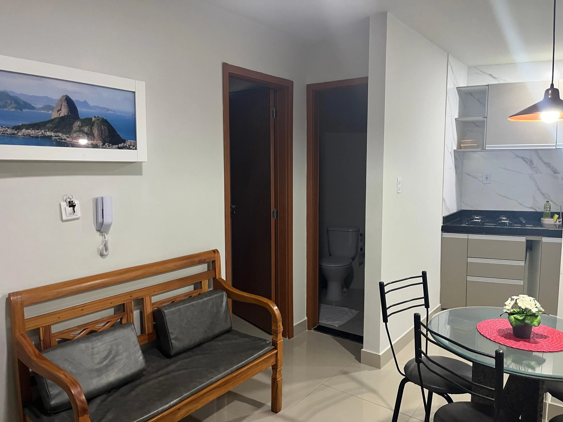 Furnished 2-bedroom apartment with built-in wardrobes — photo 6