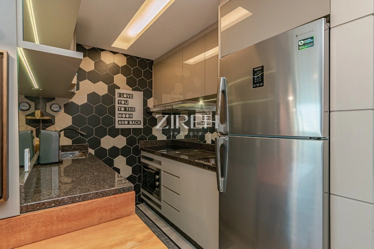 Квартира 35 м² з панорамними вікнами та робочим місцем — photo 22