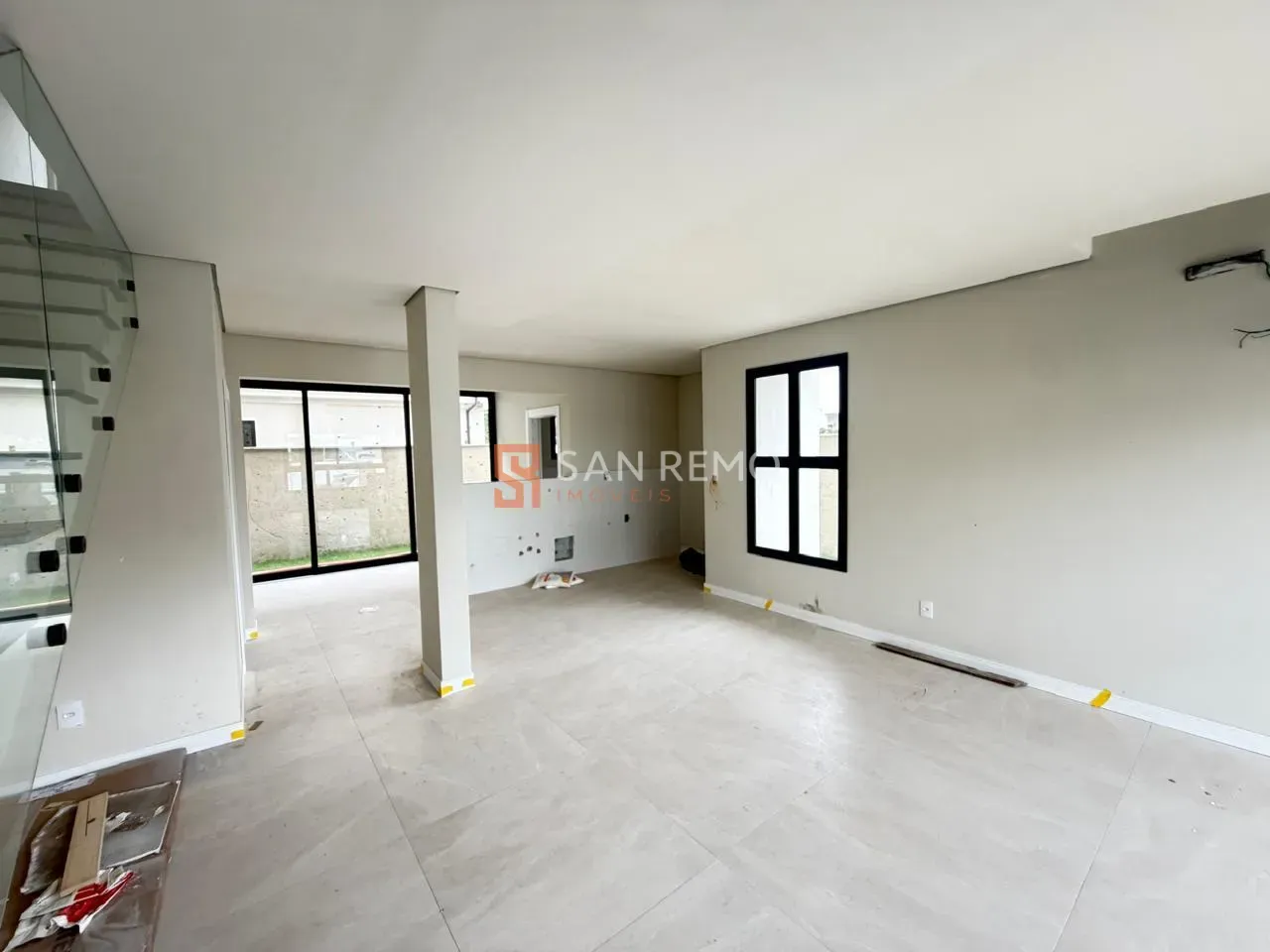 House, 158 m², with a glass-enclosed balcony — photo 3