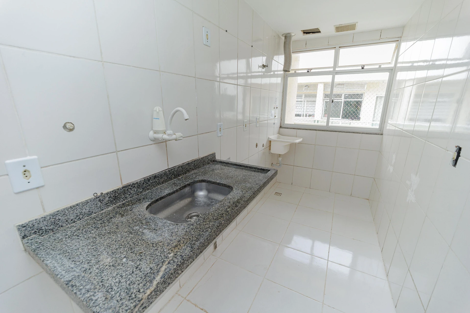 Apartment, 53 m², with wood or laminate floors — photo 2