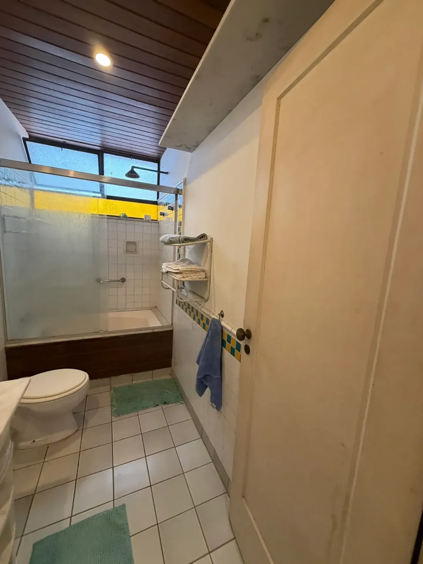 Furnished duplex house with an equipped laundry — photo 14