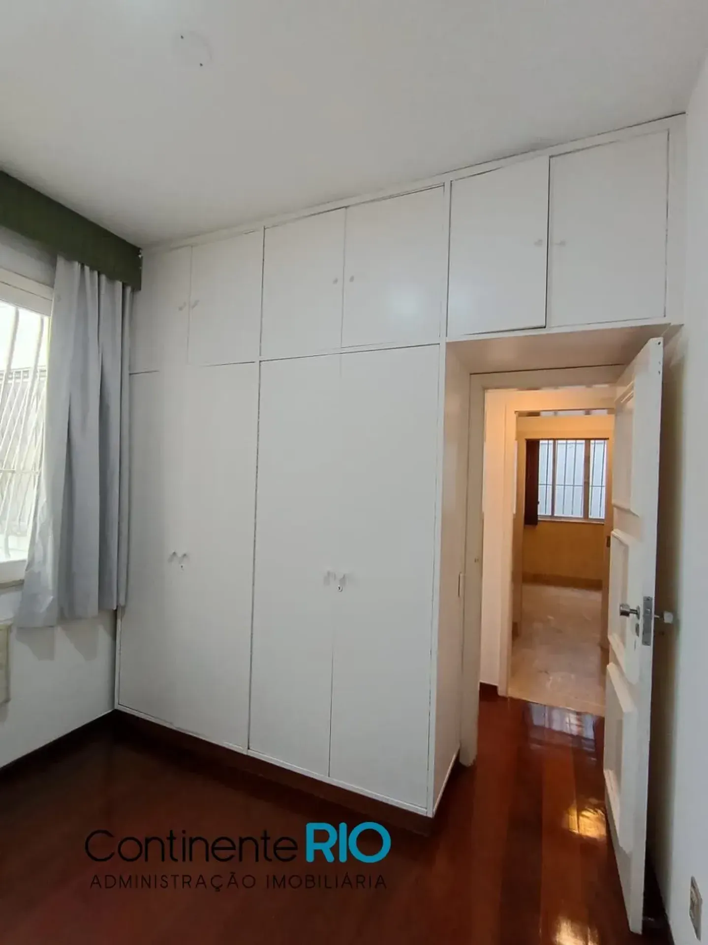 Ванна та 4 спальні: квартира 200 м² — photo 11