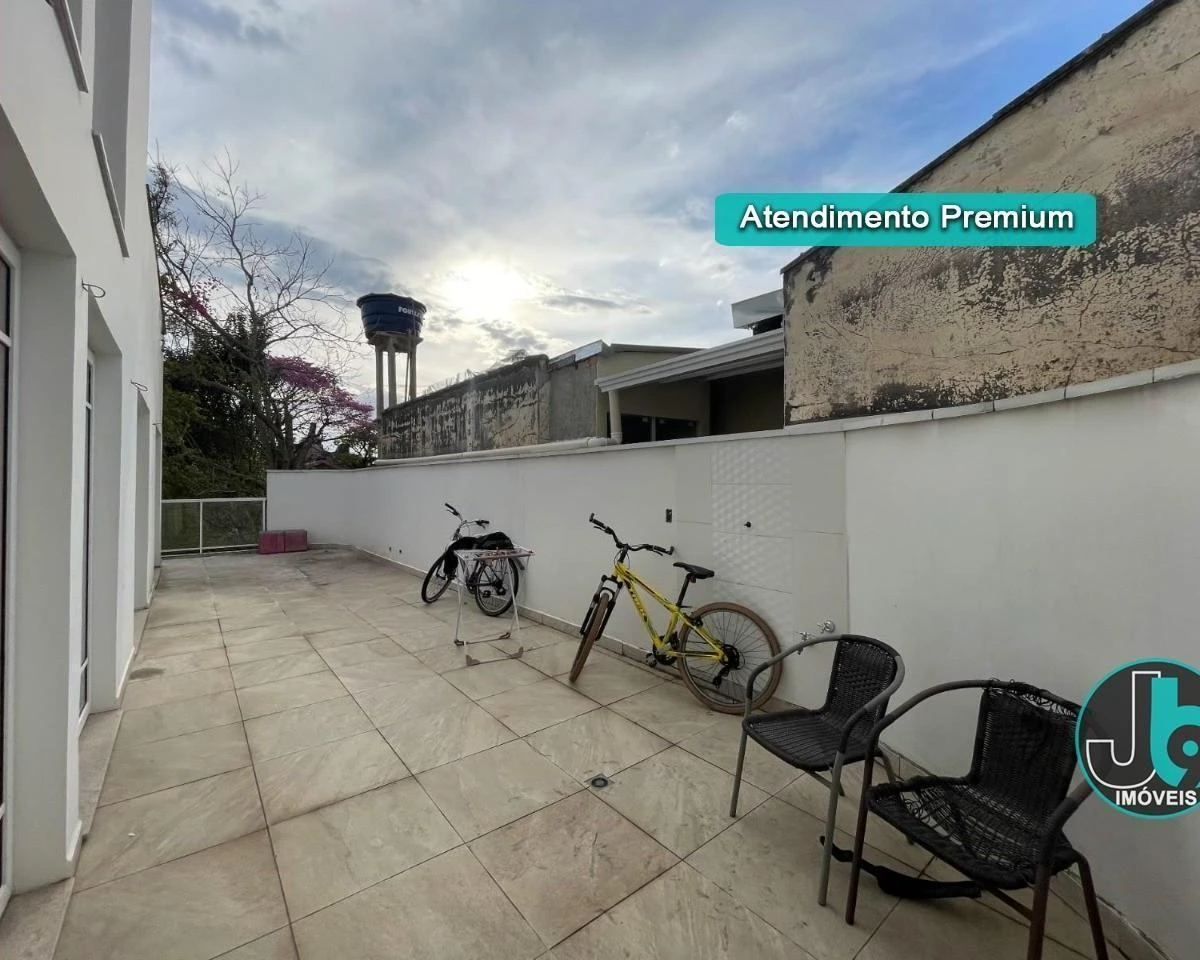389 m² house with 4 bedrooms and an open-plan kitchen — photo 44
