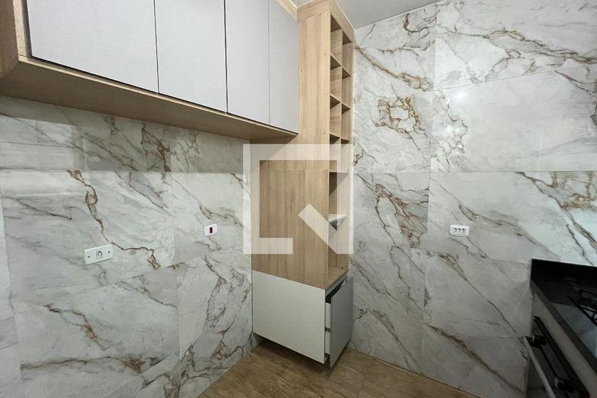Деревянный пол или ламинат и 3 спальни: квартира 90 м² — photo 13