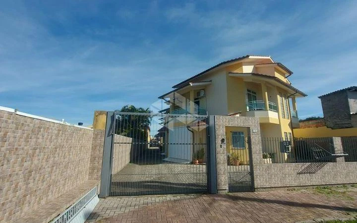 Apartamento de 130 m² con 3 dormitorios y balcón cerrado — photo 3