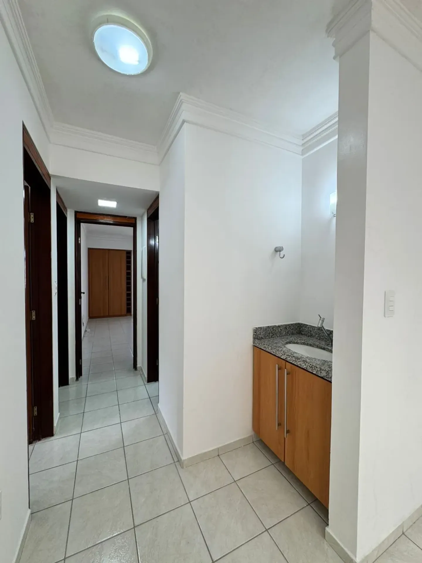 127 m² apartment with a separate kitchen and 3 bedrooms — photo 36