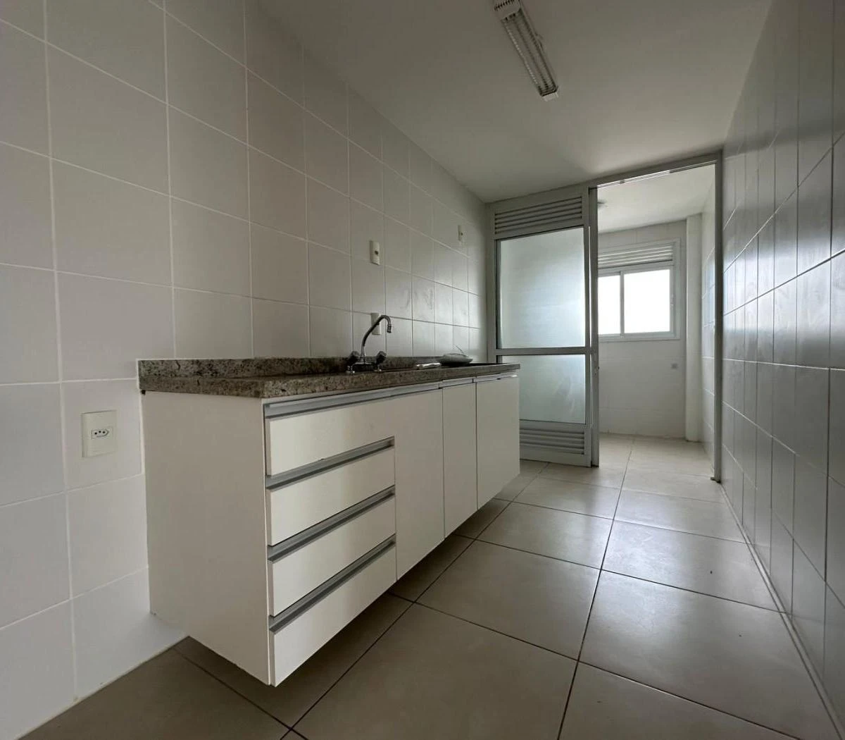 3-bedroom apartment with a water view in Florianópolis — photo 2