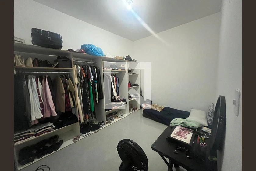 80 m² house with a walk-in closet and a home office — photo 16