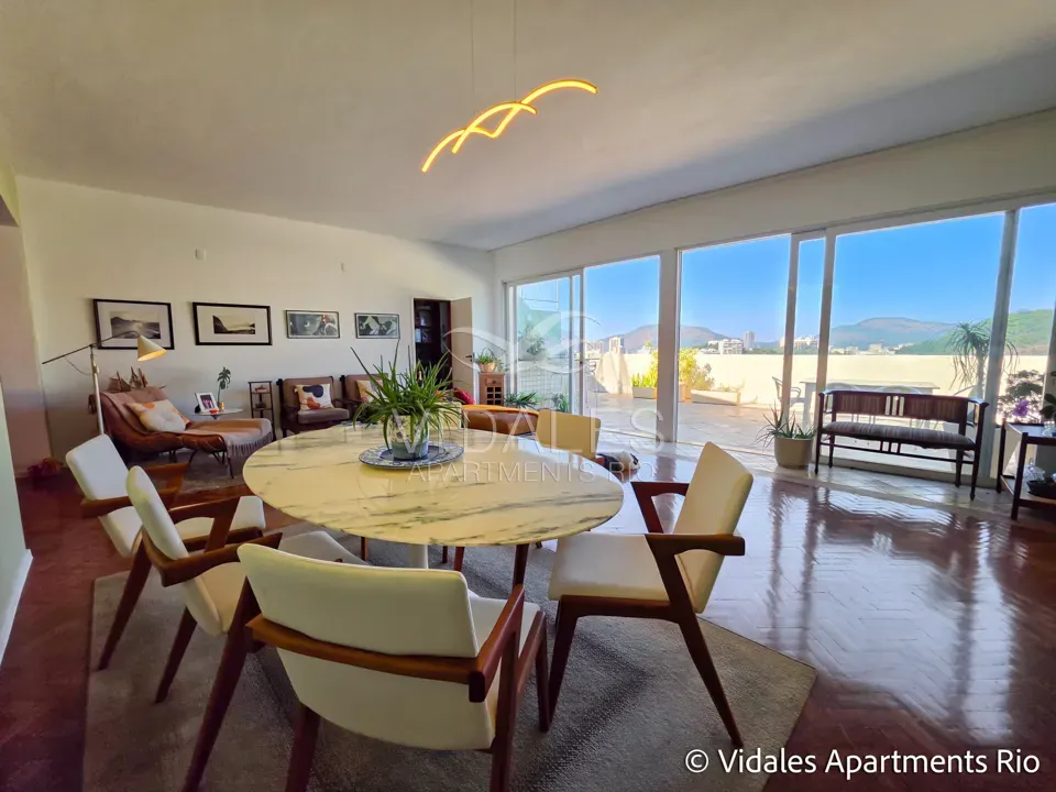 Furnished 715 m² apartment with 4 en-suite bedrooms — photo 47